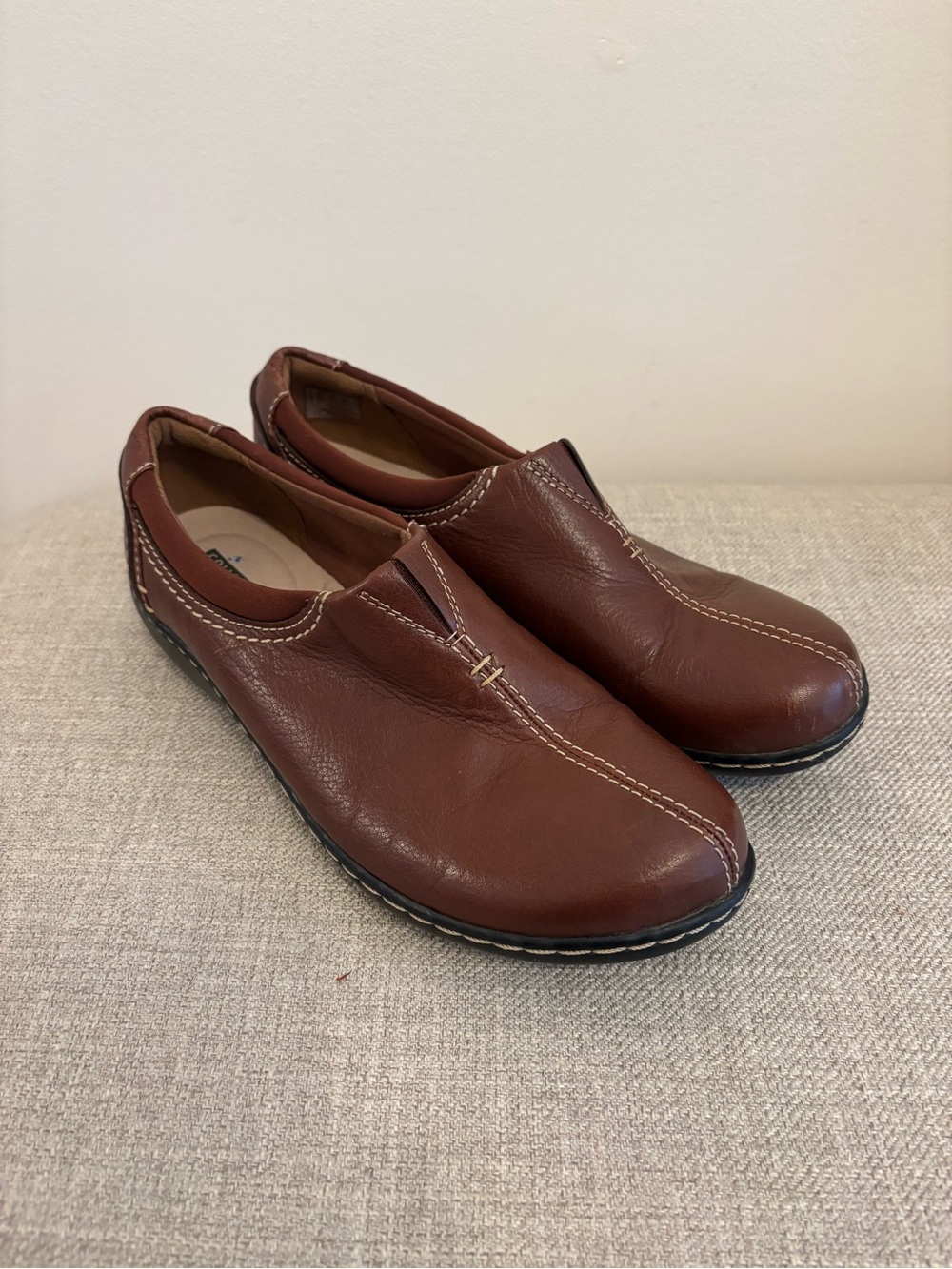 Clarks Collection Ashland Joy Women’s Slip-On Brown Leather Comfort Shoes 8.5